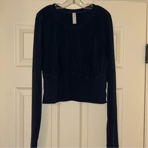 LULULEMON
La Contour Slim Fit Long Sleeve In Navy - Picture 5 of 6